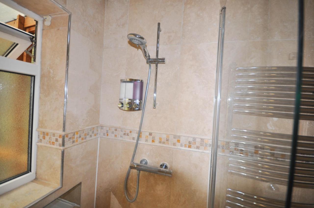 Modern 2 Bed Apartment Лутон Экстерьер фото